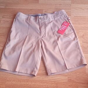 P.      *NWT Ben Hogan men's. Golf shorts,  light khaki tan, sz 32. MSRP $65